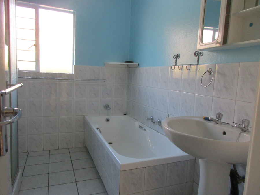 To Let 2 Bedroom Property for Rent in Sundowner Gauteng