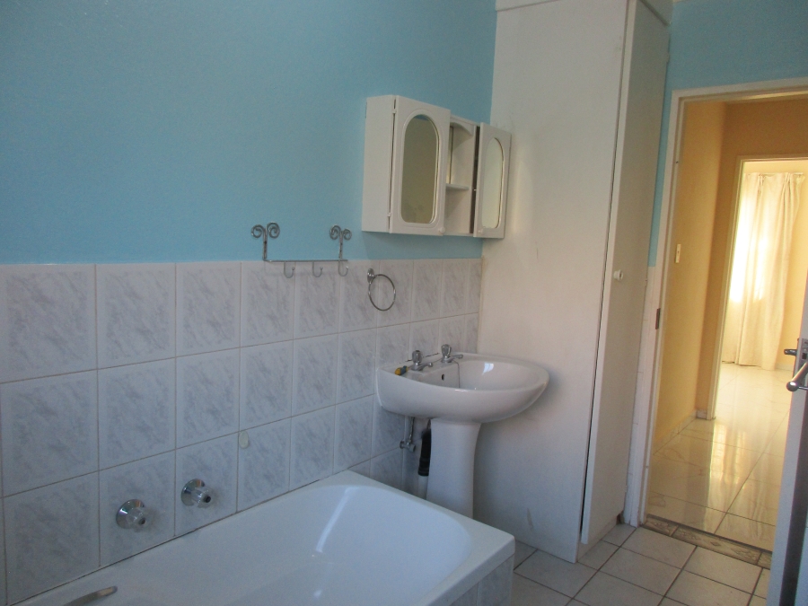 To Let 2 Bedroom Property for Rent in Sundowner Gauteng