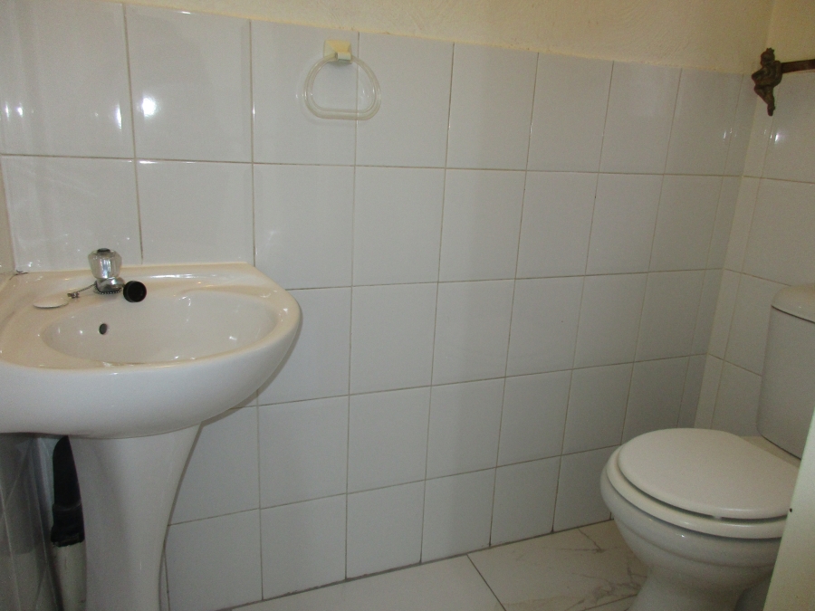 To Let 2 Bedroom Property for Rent in Sundowner Gauteng