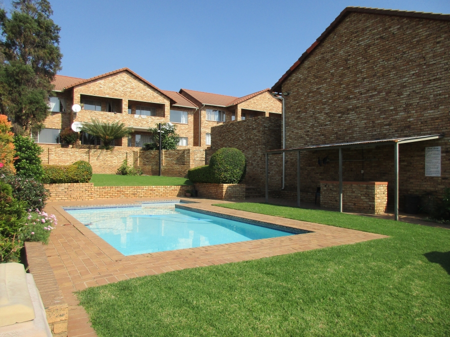 To Let 2 Bedroom Property for Rent in Sundowner Gauteng