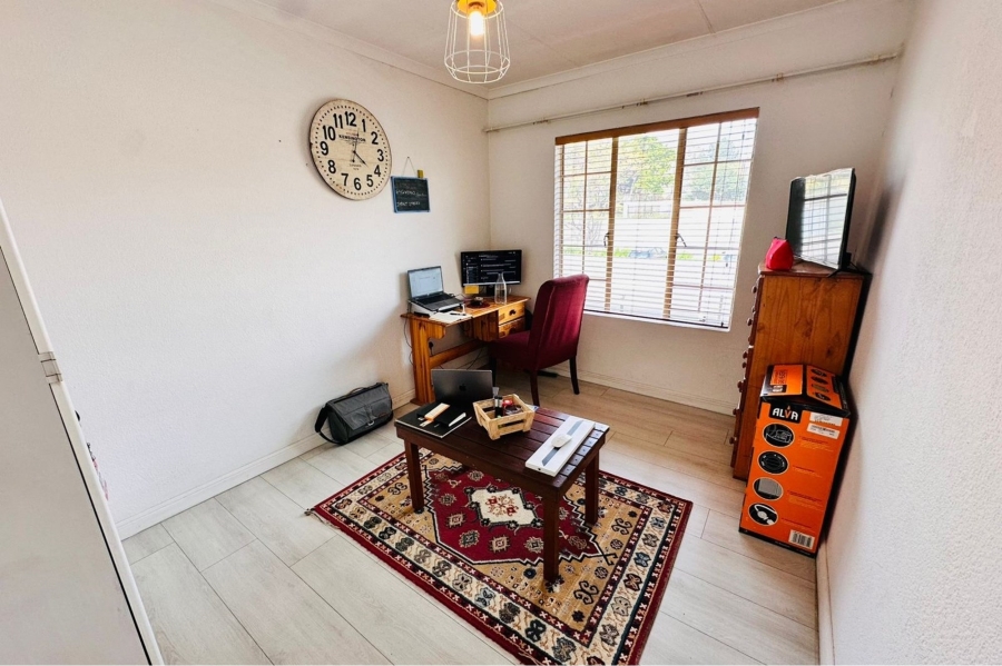 2 Bedroom Property for Sale in Paulshof Gauteng