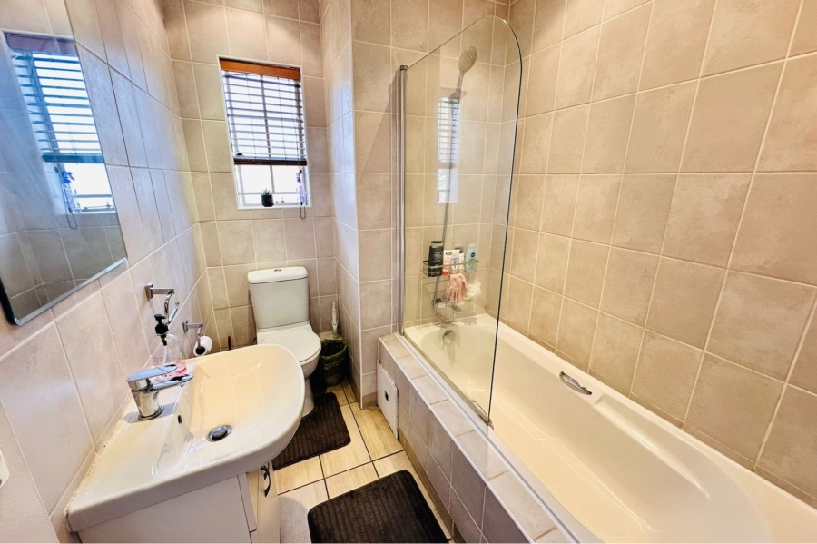 2 Bedroom Property for Sale in Paulshof Gauteng