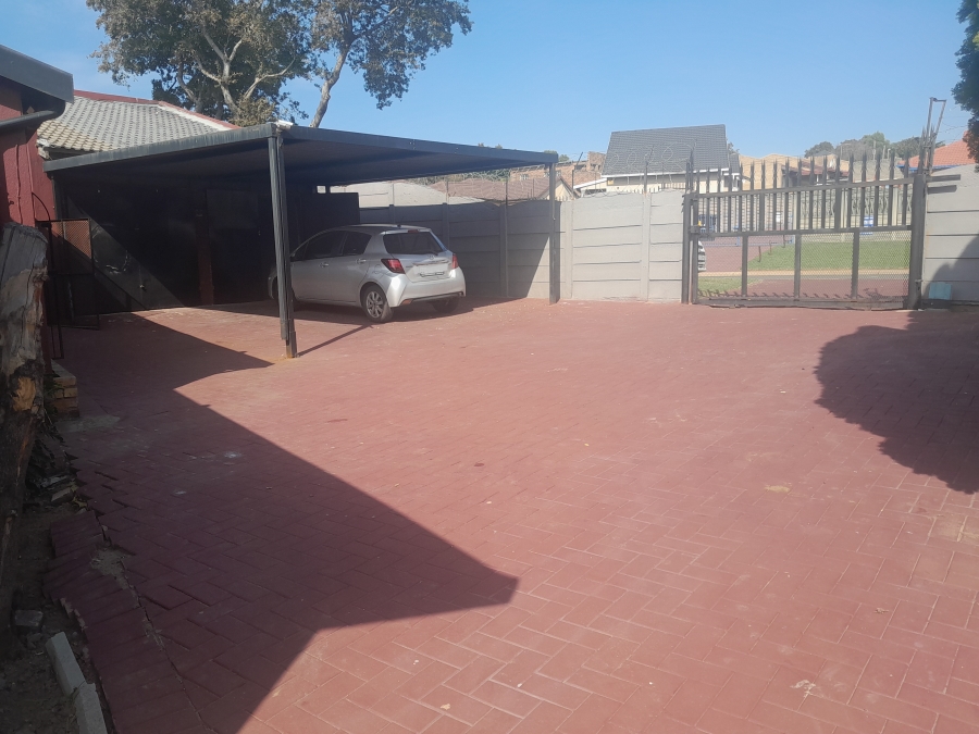 To Let 3 Bedroom Property for Rent in Elandspark Gauteng
