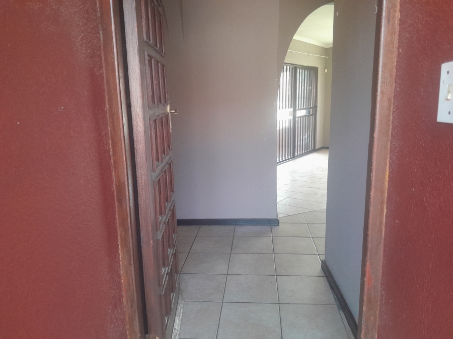 To Let 3 Bedroom Property for Rent in Elandspark Gauteng