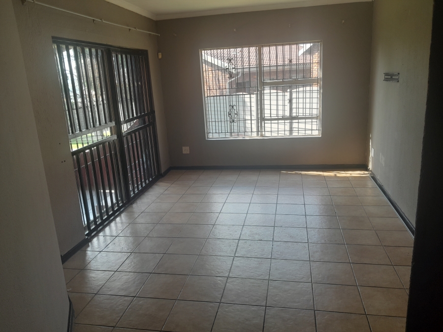 To Let 3 Bedroom Property for Rent in Elandspark Gauteng