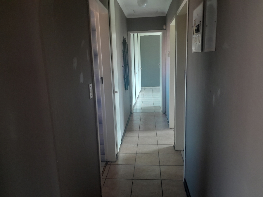 To Let 3 Bedroom Property for Rent in Elandspark Gauteng