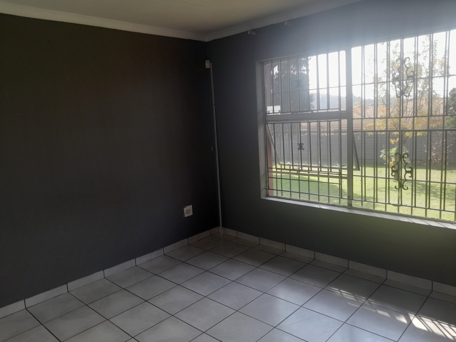 To Let 3 Bedroom Property for Rent in Elandspark Gauteng