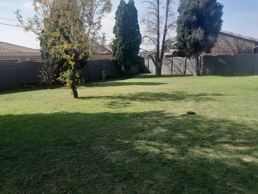 To Let 3 Bedroom Property for Rent in Elandspark Gauteng