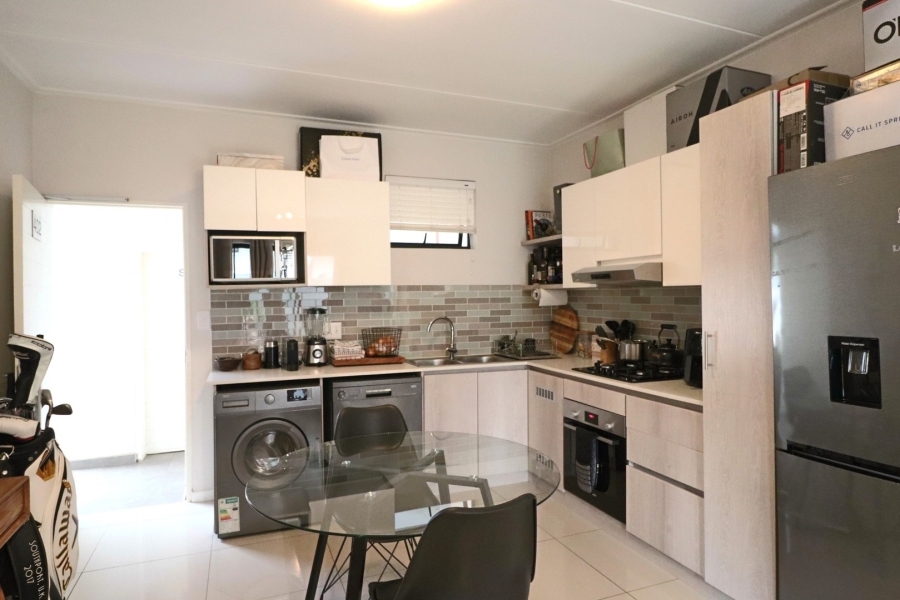 To Let 1 Bedroom Property for Rent in Bryanston Gauteng