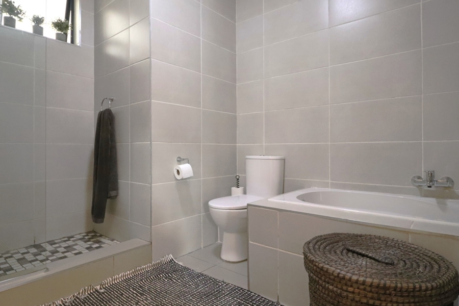 To Let 1 Bedroom Property for Rent in Bryanston Gauteng