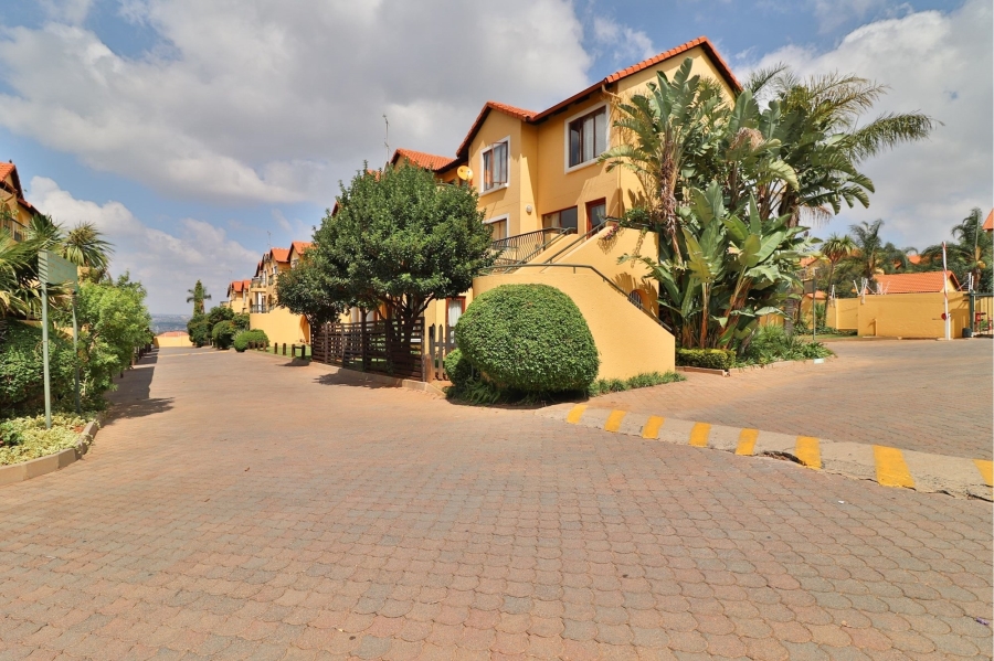 2 Bedroom Property for Sale in Sundowner Gauteng