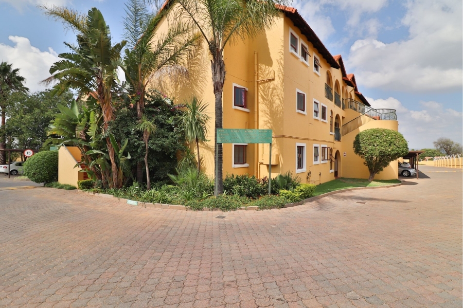 2 Bedroom Property for Sale in Sundowner Gauteng
