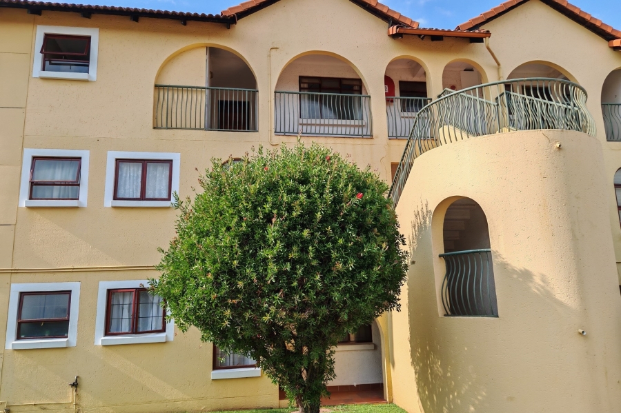 2 Bedroom Property for Sale in Sundowner Gauteng