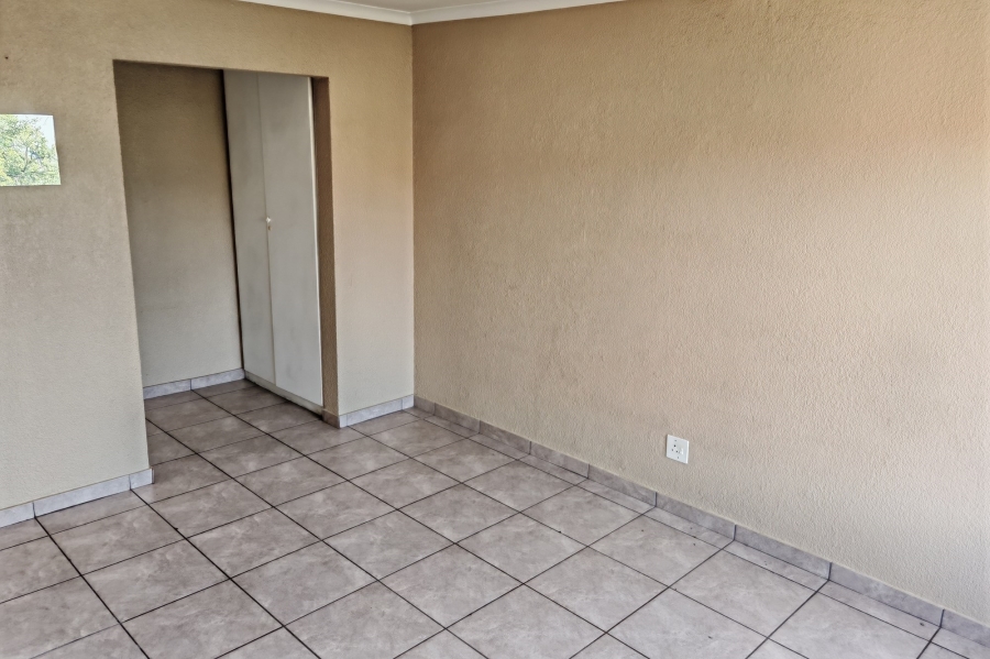 2 Bedroom Property for Sale in Sundowner Gauteng