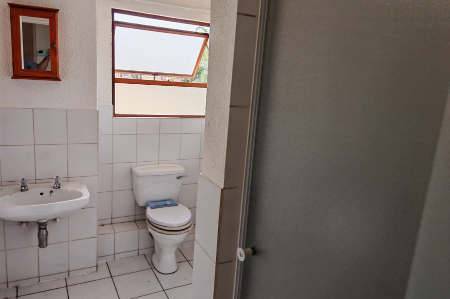 2 Bedroom Property for Sale in Sundowner Gauteng