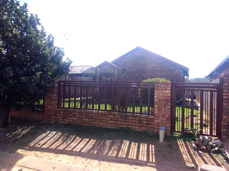 3 Bedroom Property for Sale in Daveyton Gauteng
