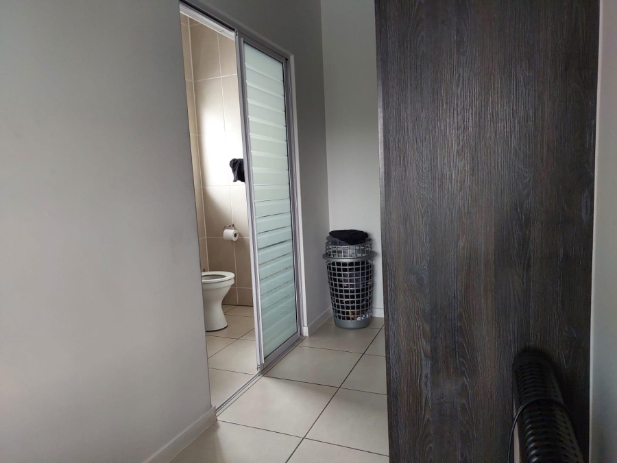 To Let 1 Bedroom Property for Rent in Modderfontein Gauteng