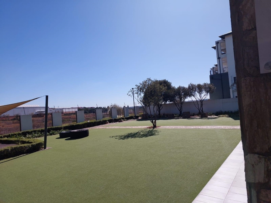 To Let 1 Bedroom Property for Rent in Modderfontein Gauteng