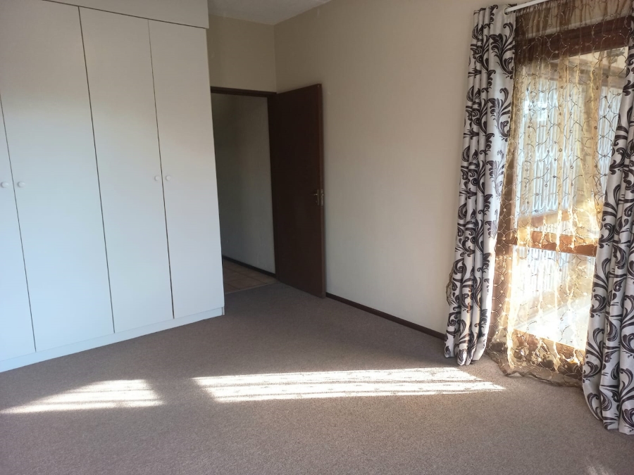 2 Bedroom Property for Sale in Sunninghill Gauteng