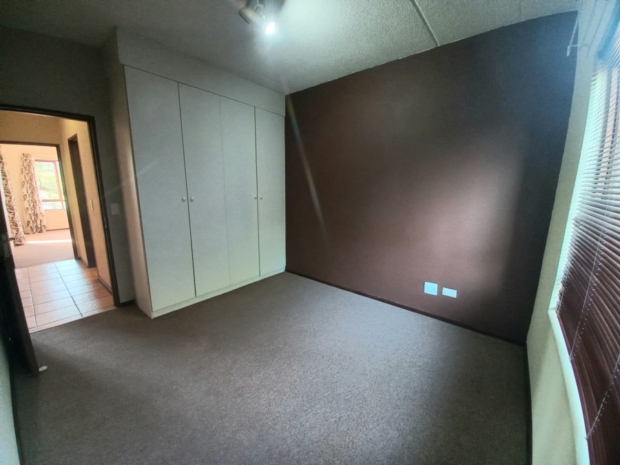 2 Bedroom Property for Sale in Sunninghill Gauteng