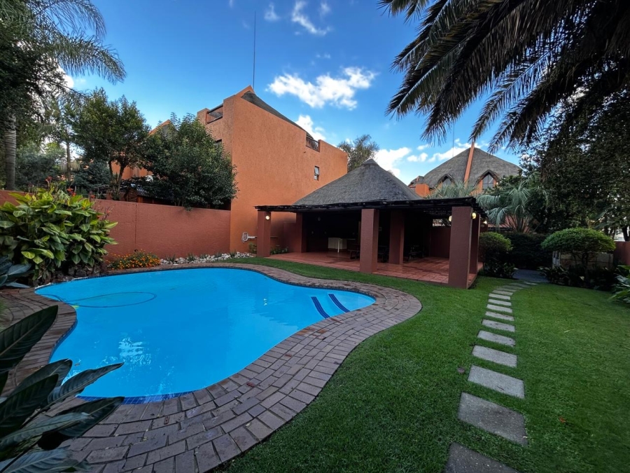 2 Bedroom Property for Sale in Sunninghill Gauteng