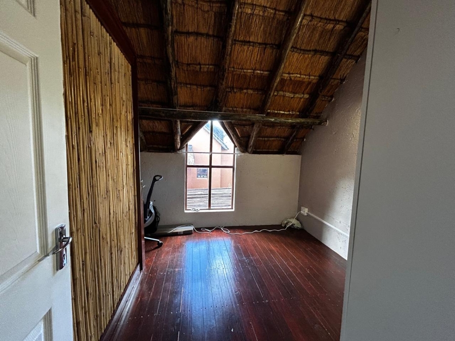 2 Bedroom Property for Sale in Sunninghill Gauteng