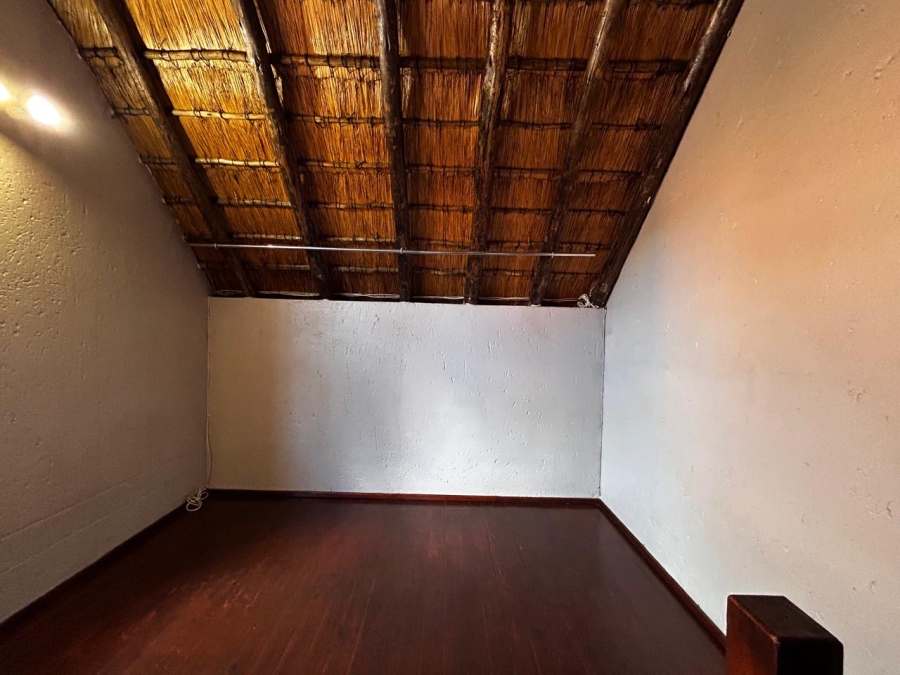 2 Bedroom Property for Sale in Sunninghill Gauteng