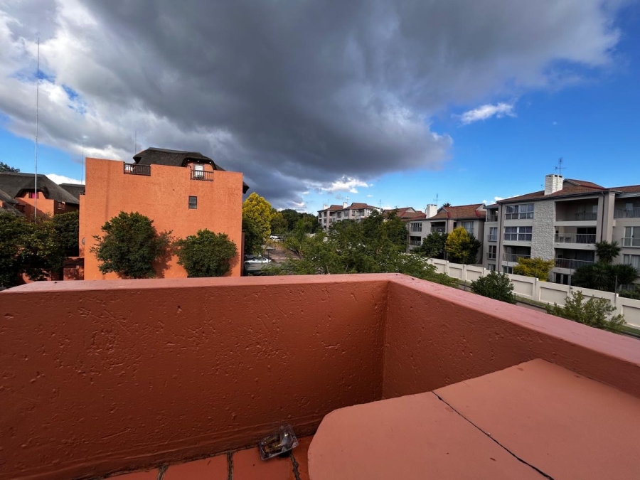 2 Bedroom Property for Sale in Sunninghill Gauteng