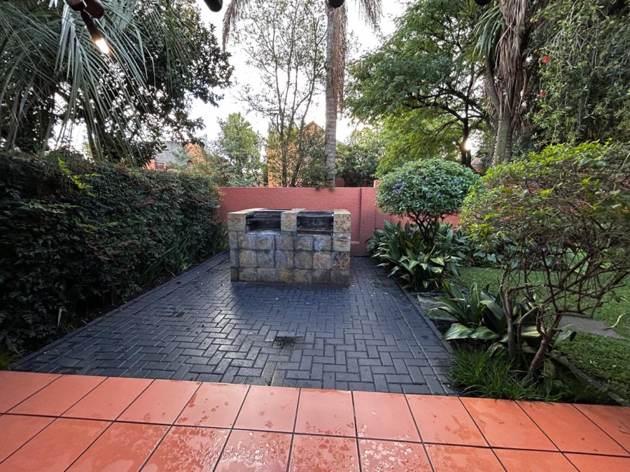 2 Bedroom Property for Sale in Sunninghill Gauteng