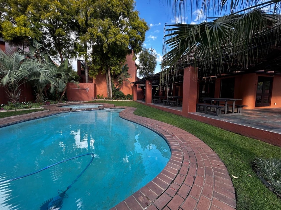 2 Bedroom Property for Sale in Sunninghill Gauteng
