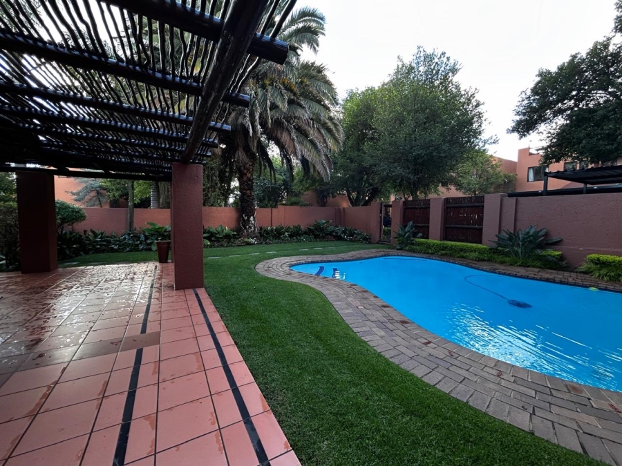 2 Bedroom Property for Sale in Sunninghill Gauteng