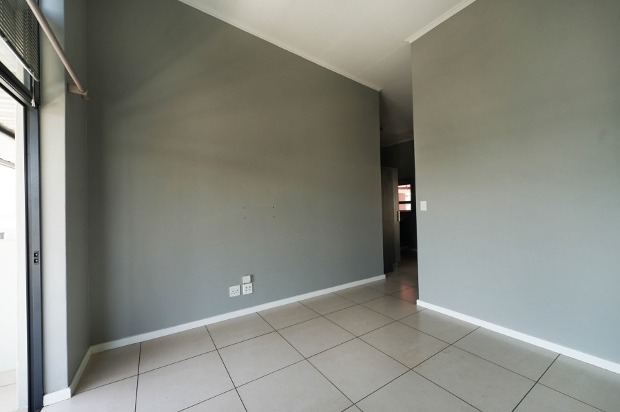 1 Bedroom Property for Sale in Fourways Gauteng