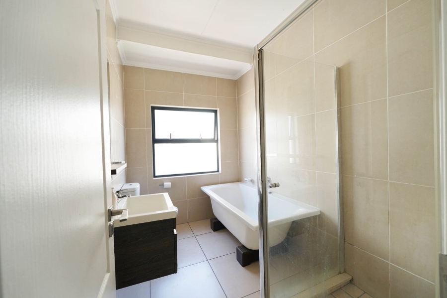 1 Bedroom Property for Sale in Fourways Gauteng