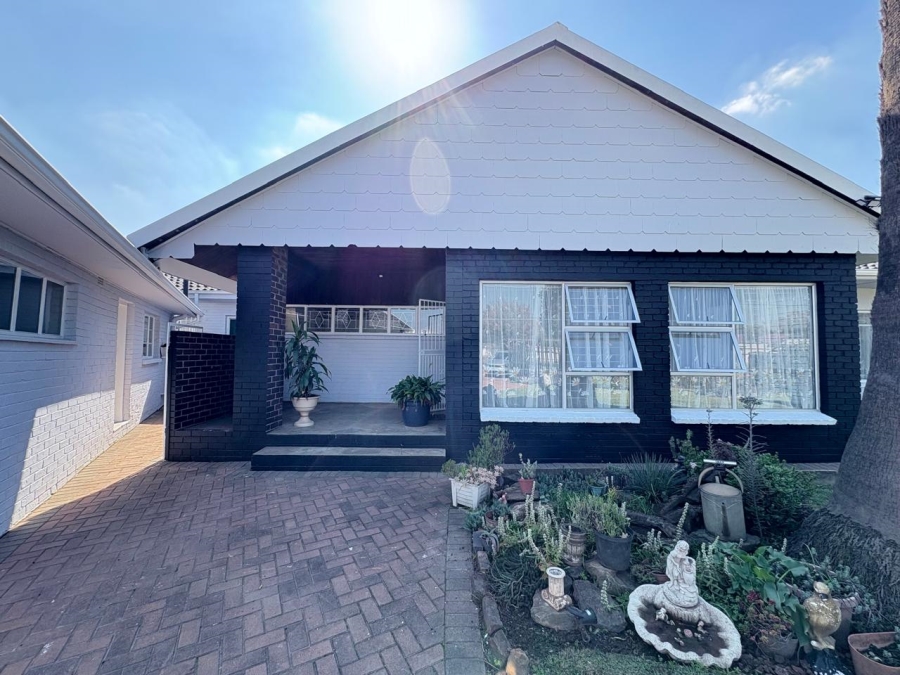 4 Bedroom Property for Sale in Dalview Gauteng