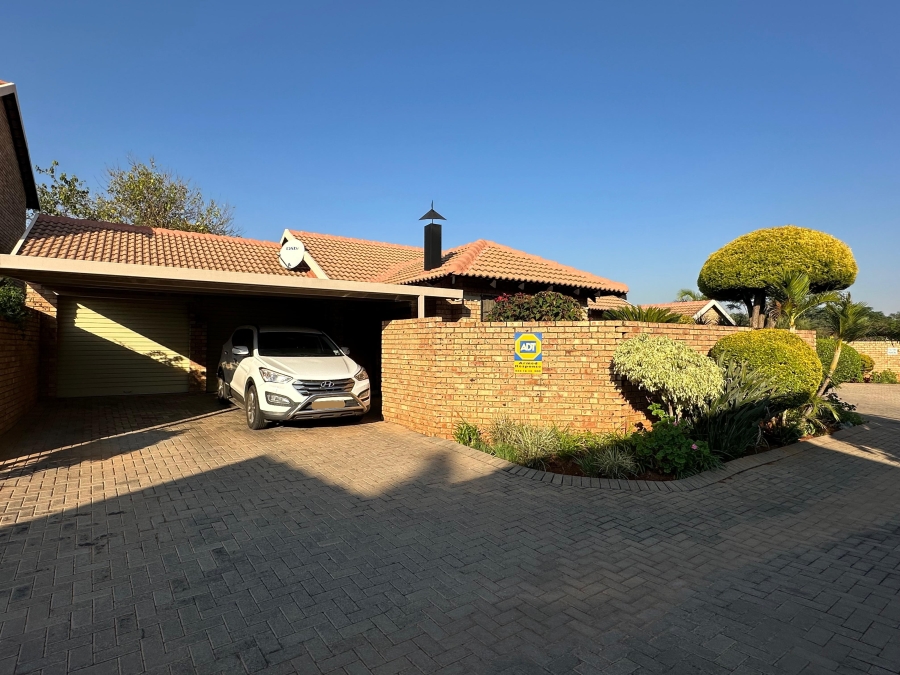 2 Bedroom Property for Sale in Annlin Gauteng