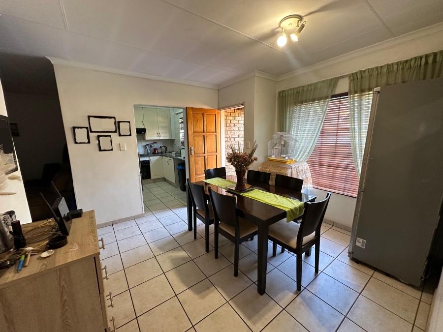 2 Bedroom Property for Sale in Annlin Gauteng