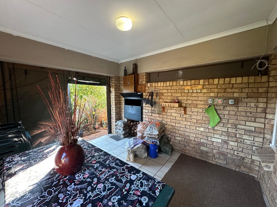 2 Bedroom Property for Sale in Annlin Gauteng
