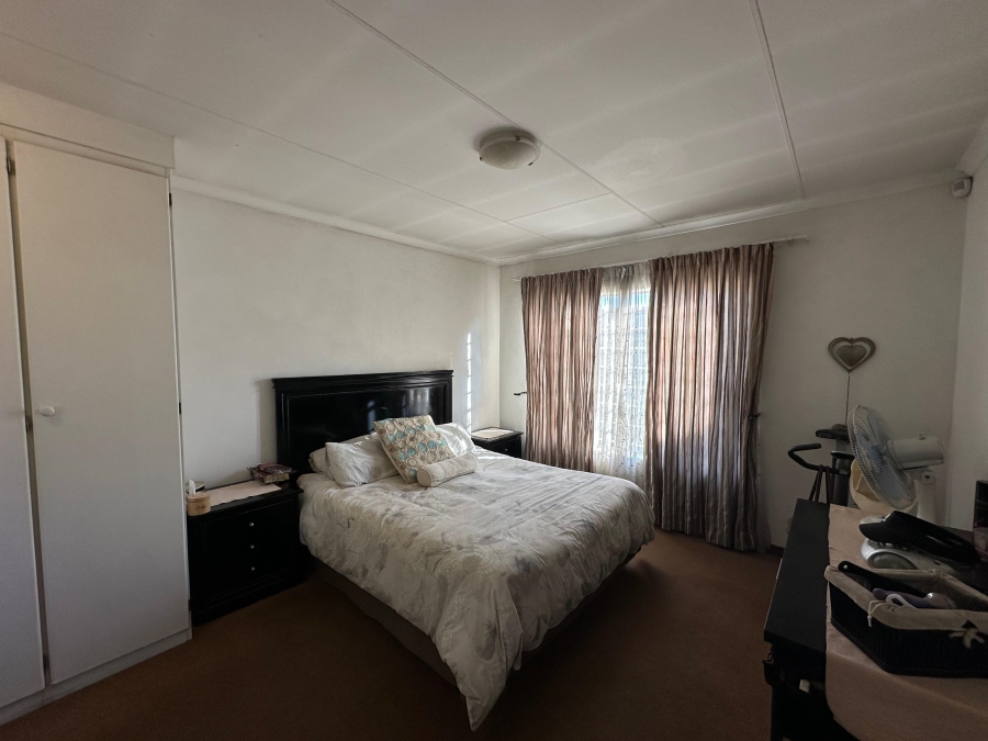 2 Bedroom Property for Sale in Annlin Gauteng