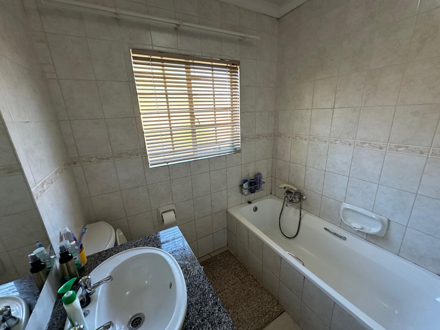 2 Bedroom Property for Sale in Annlin Gauteng