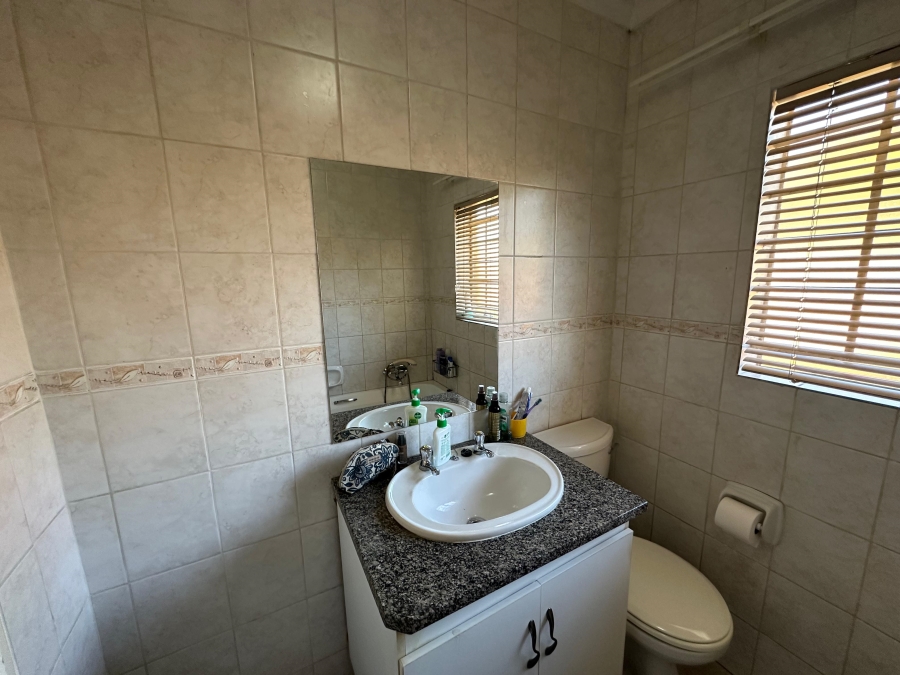 2 Bedroom Property for Sale in Annlin Gauteng