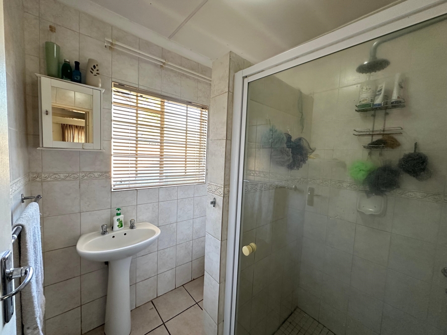 2 Bedroom Property for Sale in Annlin Gauteng