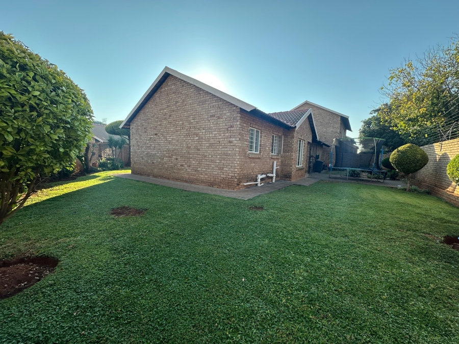2 Bedroom Property for Sale in Annlin Gauteng