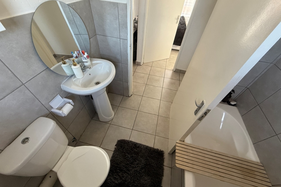 2 Bedroom Property for Sale in Princess A H Gauteng