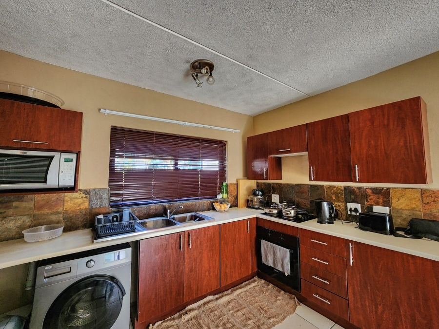 2 Bedroom Property for Sale in Honeydew Grove Gauteng