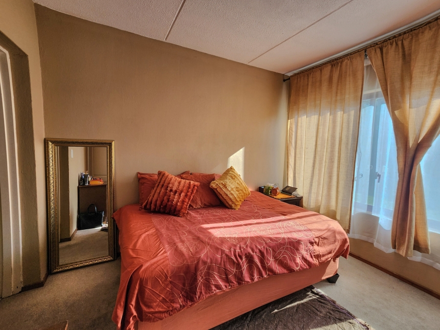 2 Bedroom Property for Sale in Honeydew Grove Gauteng