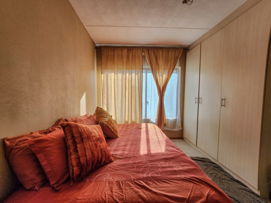 2 Bedroom Property for Sale in Honeydew Grove Gauteng