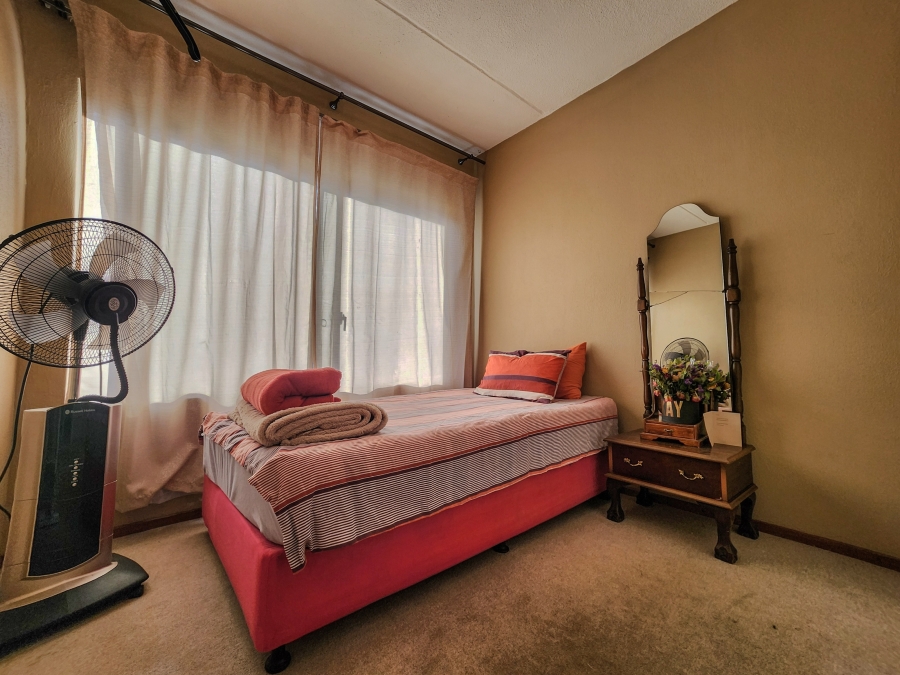 2 Bedroom Property for Sale in Honeydew Grove Gauteng