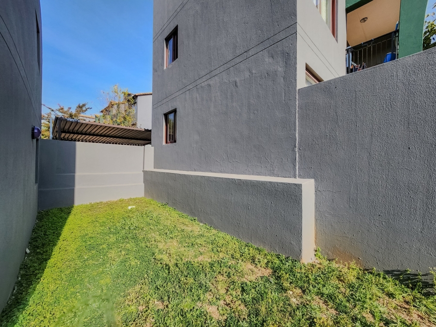 2 Bedroom Property for Sale in Honeydew Grove Gauteng