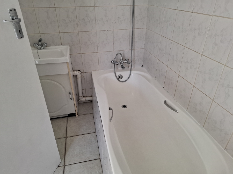 To Let 3 Bedroom Property for Rent in Edenvale Central Gauteng
