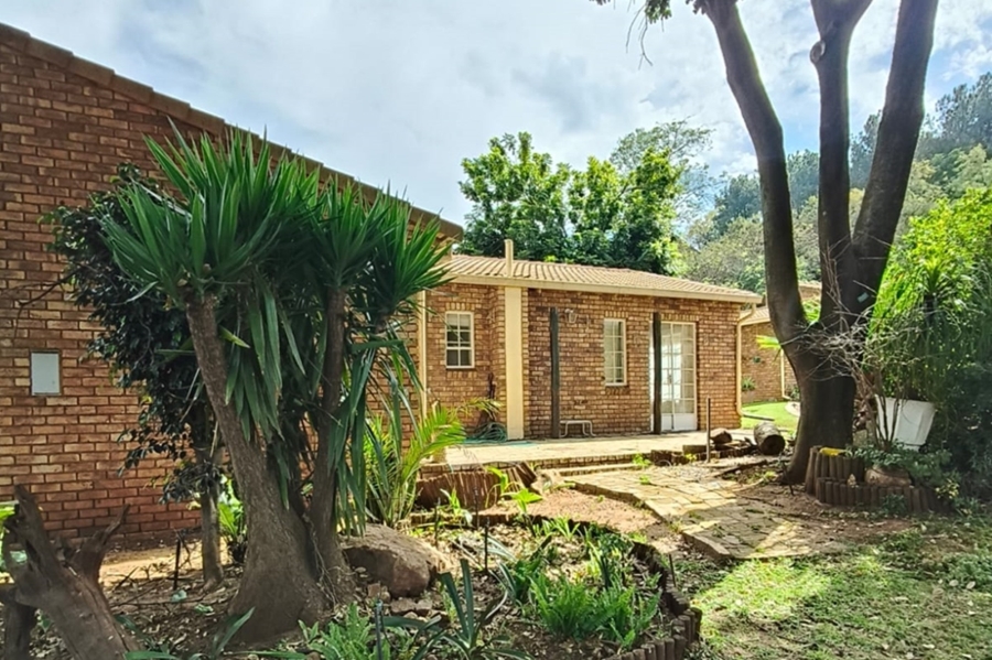 1 Bedroom Property for Sale in Brummeria Gauteng